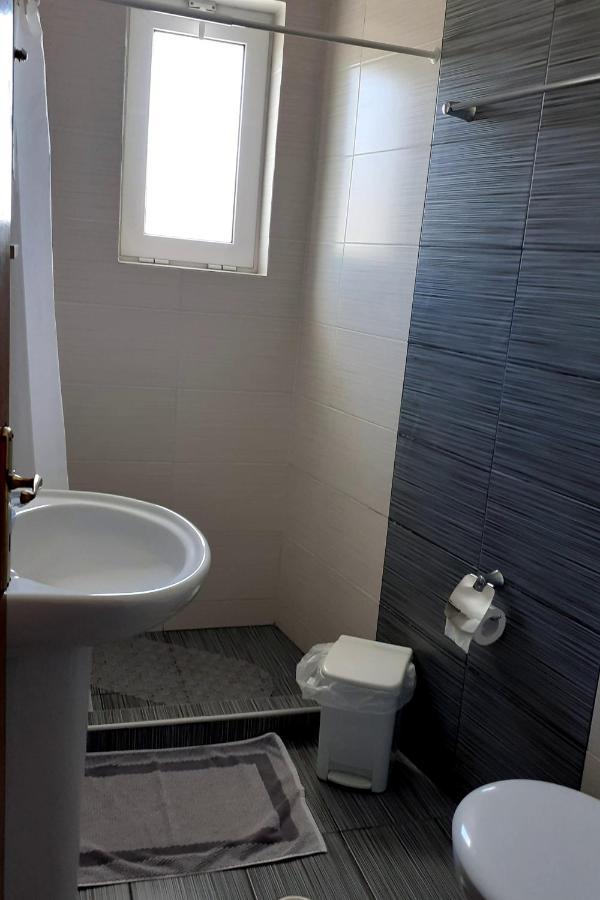 Nikolaki Rooms Pórto Ráfti Exterior foto